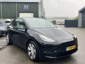 Tesla Model Y thumbnail 3