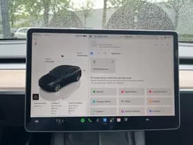 Tesla Model Y thumbnail 22