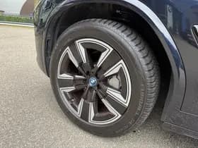 BMW iX3 thumbnail 11