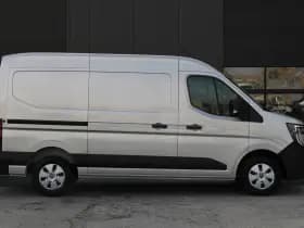 Renault Master T35 2.0 dCi 170pk L2H2 Extra - 2x Schuifdeur - Navigatie - Blind Spot - Camera - Stoelverwarming - Verwarmde voorruit - Rijklaar thumbnail 4