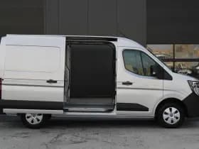 Renault Master T35 2.0 dCi 170pk L2H2 Extra - 2x Schuifdeur - Navigatie - Blind Spot - Camera - Stoelverwarming - Verwarmde voorruit - Rijklaar thumbnail 5