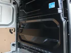 Renault Master T35 2.0 dCi 170pk L2H2 Extra - 2x Schuifdeur - Navigatie - Blind Spot - Camera - Stoelverwarming - Verwarmde voorruit - Rijklaar thumbnail 42