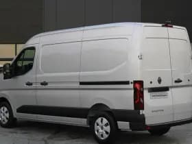 Renault Master T35 2.0 dCi 170pk L2H2 Extra - 2x Schuifdeur - Navigatie - Blind Spot - Camera - Stoelverwarming - Verwarmde voorruit - Rijklaar thumbnail 9