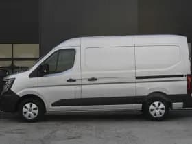 Renault Master T35 2.0 dCi 170pk L2H2 Extra - 2x Schuifdeur - Navigatie - Blind Spot - Camera - Stoelverwarming - Verwarmde voorruit - Rijklaar thumbnail 10