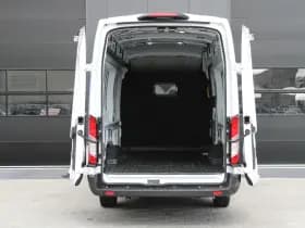 Ford Transit 350 2.0 TDCI L4H3 Trend 165pk RWD - Carplay - Android - Cruise - Camera - 270gr deuren - Rijklaar thumbnail 4