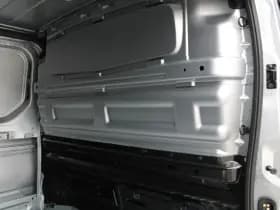 Renault Trafic 2.0 Blue dCi 150pk T30 L2H1 Advance - Achteruitrijcamera - Carplay - Android - Allseason - Trekhaak - Rijklaar thumbnail 6