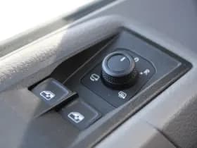 Volkswagen Crafter 35 2.0 TDI L3H2 177pk - Facelift - Navigatie - LED - Geveerde stoel - Virtual cockpit - Camera - Verwarmd stuur - Stoelverwarming - Rijklaar thumbnail 29