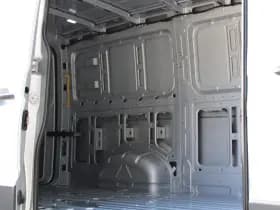 Volkswagen Crafter 35 2.0 TDI L3H2 177pk - Facelift - Navigatie - LED - Geveerde stoel - Virtual cockpit - Camera - Verwarmd stuur - Stoelverwarming - Rijklaar thumbnail 36