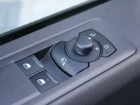 Ford Transit Custom 320 2.0 TDCI L2H1 Trend 136pk - 2x Schuifdeur - Carplay - Android - Camera - Trekhaak - Stoelverwarming -70l tank - Rijklaar thumbnail 23