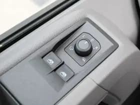 Volkswagen Crafter 30 2.0 TDI L3H3 140pk - Navigatie - DAB - Geveerde Stoel - Camera - Carplay - Rijklaar thumbnail 22