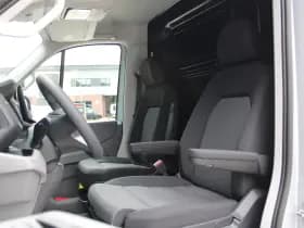 Volkswagen Crafter 30 2.0 TDI L3H3 140pk - Navigatie - DAB - Geveerde Stoel - Camera - Carplay - Rijklaar thumbnail 2