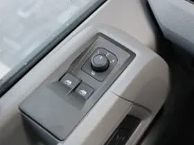 Volkswagen Crafter 35 2.0 TDI L3H3 177pk - Facelift - Navigatie - LED - Geveerde stoel - Virtual cockpit - Camera - Trekhaak - Stoelverwarming - Rijklaar thumbnail 11