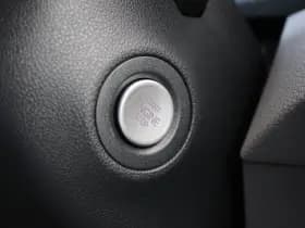 Volkswagen Crafter 35 2.0 TDI L3H3 177pk - Facelift - Navigatie - LED - Geveerde stoel - Virtual cockpit - Camera - Trekhaak - Stoelverwarming - Rijklaar thumbnail 21