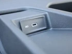 Volkswagen Crafter 35 2.0 TDI L3H3 177pk - Facelift - Navigatie - LED - Geveerde stoel - Virtual cockpit - Camera - Trekhaak - Stoelverwarming - Rijklaar thumbnail 32