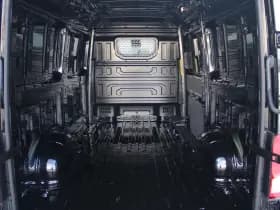 Volkswagen Crafter 35 2.0 TDI L3H3 177pk - Facelift - Navigatie - LED - Geveerde stoel - Virtual cockpit - Camera - Trekhaak - Stoelverwarming - Rijklaar thumbnail 5