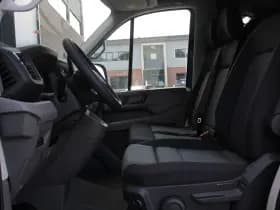 Volkswagen Crafter 35 2.0 TDI L3H3 177pk - Facelift - Navigatie - LED - Geveerde stoel - Virtual cockpit - Camera - Trekhaak - Stoelverwarming - Rijklaar thumbnail 7