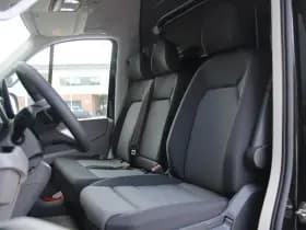 Volkswagen Crafter 35 2.0 TDI L3H3 177pk - Facelift - Navigatie - LED - Geveerde stoel - Virtual cockpit - Camera - Trekhaak - Stoelverwarming - Rijklaar thumbnail 8