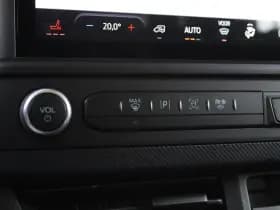 Ford Transit Custom 320 2.0 TDCI L2H1 Trend DC 136pk - Carplay - Android - Camera - Trekhaak - LED koplampen - Stoelverwarming - Draadloos laden - Rijklaar thumbnail 16