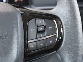 Ford Transit Custom 320 2.0 TDCI L2H1 Trend DC 136pk - Carplay - Android - Camera - Trekhaak - LED koplampen - Stoelverwarming - Draadloos laden - Rijklaar thumbnail 9