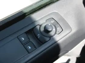 Ford Transit Custom 320 2.0 TDCI L2H1 Trend DC 136pk - Carplay - Android - Camera - Trekhaak - LED koplampen - Stoelverwarming - Draadloos laden - Rijklaar thumbnail 17