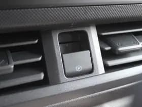 Ford Transit Custom 320 2.0 TDCI L2H1 Trend DC 136pk - Carplay - Android - Camera - Trekhaak - LED koplampen - Stoelverwarming - Draadloos laden - Rijklaar thumbnail 32