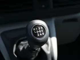 Ford Transit Custom 320 2.0 TDCI L2H1 Trend DC 136pk - Carplay - Android - Camera - Trekhaak - LED koplampen - Stoelverwarming - Draadloos laden - Rijklaar thumbnail 15