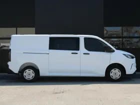 Ford Transit Custom 320 2.0 TDCI L2H1 Trend DC 136pk - Carplay - Android - Camera - Trekhaak - LED koplampen - Stoelverwarming - Draadloos laden - Rijklaar thumbnail 4