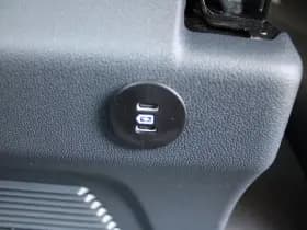 Ford Transit Custom 320 2.0 TDCI L2H1 Trend DC 136pk - Carplay - Android - Camera - Trekhaak - LED koplampen - Stoelverwarming - Draadloos laden - Rijklaar thumbnail 35