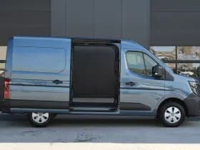 Renault Master T35 2.0 dCi 170pk L2H2 Extra - 2x Schuifdeur - Navigatie - Blind Spot - Camera - Stoelverwarming - Verwarmde voorruit - Rijklaar thumbnail 32