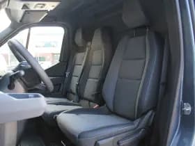 Renault Master T35 2.0 dCi 170pk L2H2 Extra - 2x Schuifdeur - Navigatie - Blind Spot - Camera - Stoelverwarming - Verwarmde voorruit - Rijklaar thumbnail 9