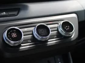 Renault Master T35 2.0 dCi 170pk L2H2 Extra - 2x Schuifdeur - Navigatie - Blind Spot - Camera - Stoelverwarming - Verwarmde voorruit - Rijklaar thumbnail 32