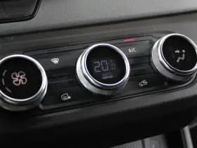 Renault Master T35 2.0 dCi 130pk L2H2 Advance - Carplay - Climate - Parkeersensoren - LED - Trekhaak - DAB - Stoelverwarming - Rijklaar thumbnail 32