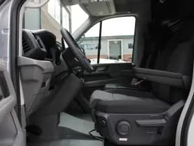 Volkswagen Crafter 30 2.0 TDI L3H3 140pk - Navigatie - DAB - Geveerde Stoel - Camera - Carplay - Rijklaar thumbnail 7