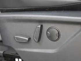 Ford Tourneo Custom 320 2.0 TDCI L2H1 Titanium X DC 170pk - Adaptive Cruise - LED - Blind Spot - Leder - Navigatie - 360 Camera - Trekhaak - Rijklaar thumbnail 18