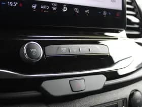 Ford Transit 350 2.0 TDCI L3H2 Limited 165pk - LUCHTVERING - ACC - Blind Spot - 360 camera - Navigatie - Stoel-Stuurverwarming - Trekhaak - Rijklaar thumbnail 22