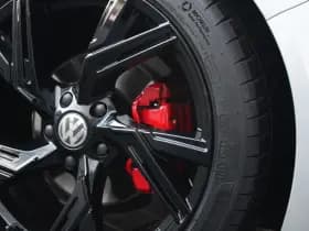 Volkswagen Transporter 2.0 TDI L2H1 28 Bulli 150pk - 20 Inch - Camera - Trekhaak - Leder - ACC - LED - Rijklaar thumbnail 17