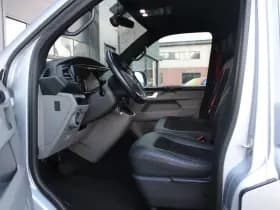 Volkswagen Transporter 2.0 TDI L2H1 28 Bulli 150pk - 20 Inch - Camera - Trekhaak - Leder - ACC - LED - Rijklaar thumbnail 18