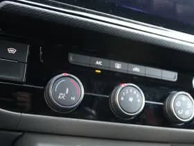 Volkswagen Transporter 2.0 TDI L2H1 28 Bulli 150pk - 20 Inch - Camera - Trekhaak - Leder - ACC - LED - Rijklaar thumbnail 24