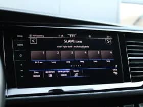 Volkswagen Transporter 2.0 TDI L2H1 28 Bulli 150pk - 20 Inch - Camera - Trekhaak - Leder - ACC - LED - Rijklaar thumbnail 33