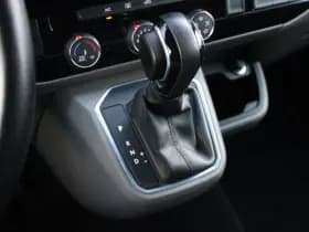 Volkswagen Transporter 2.0 TDI L2H1 28 Bulli 150pk - 20 Inch - Camera - Trekhaak - Leder - ACC - LED - Rijklaar thumbnail 35