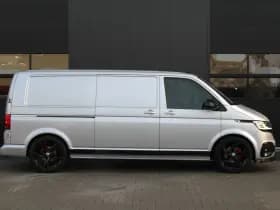 Volkswagen Transporter 2.0 TDI L2H1 28 Bulli 150pk - 20 Inch - Camera - Trekhaak - Leder - ACC - LED - Rijklaar thumbnail 5