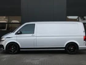 Volkswagen Transporter 2.0 TDI L2H1 28 Bulli 150pk - 20 Inch - Camera - Trekhaak - Leder - ACC - LED - Rijklaar thumbnail 10