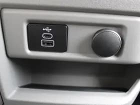 Ford Transit Custom 320 2.5 PHEV L2H1 Trend 232pk - 5 jaar GARANTIE - 2x Schuifdeur - Adaptive Cruise - Blind Spot - Navigatie - Camera - Verwarmd Stuur - Rijklaar thumbnail 33