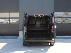 Ford Transit Custom 320 2.5 PHEV L2H1 Trend 232pk - 5 jaar GARANTIE - 2x Schuifdeur - Adaptive Cruise - Blind Spot - Navigatie - Camera - Verwarmd Stuur - Rijklaar thumbnail 8