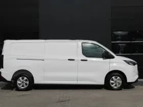 Ford Transit Custom 320 2.5 PHEV L2H1 Trend 232pk - 5 jaar GARANTIE - 2x Schuifdeur - Adaptive Cruise - Blind Spot - Navigatie - Camera - Verwarmd Stuur - Rijklaar thumbnail 4