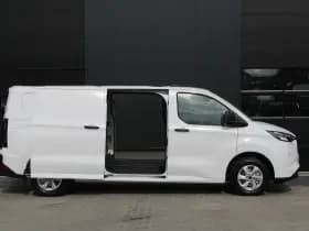 Ford Transit Custom 320 2.5 PHEV L2H1 Trend 232pk - 5 jaar GARANTIE - 2x Schuifdeur - Adaptive Cruise - Blind Spot - Navigatie - Camera - Verwarmd Stuur - Rijklaar thumbnail 5