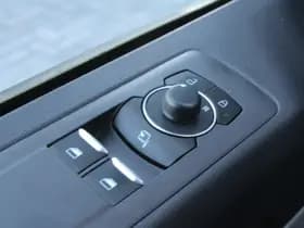 Ford Transit Custom 320 2.0 TDCI L2H1 Limited 170pk - 1+1 Stoelopstelling - 2x Schuifdeur - Adaptive Cruise - Verwarmd stuur - Blind spot - Navigatie - Camera - Draadloos laden - Rijklaar thumbnail 13