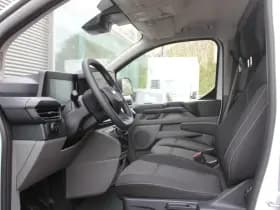Ford Transit Custom 320 2.0 TDCI L2H1 Trend 136pk - 2x Schuifdeur - LED koplampen - Carplay - Android - Camera - Stoelverwarming - 70l tank - Rijklaar thumbnail 9