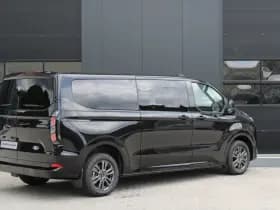 Ford Transit Custom 340 2.5 PHEV L2H1 Limited 232pk - 8 zits - Adaptive Cruise - Blind spot - Navi - Stuurverwarming - Airco achterin - Incl BPM - Rijklaar thumbnail 3