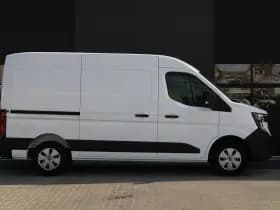 Renault Master T35 2.0 dCi 170pk L2H2 Extra - 2x Schuifdeur - Navigatie - Blind Spot - Camera - Stoelverwarming - Verwarmde voorruit - Rijklaar thumbnail 34